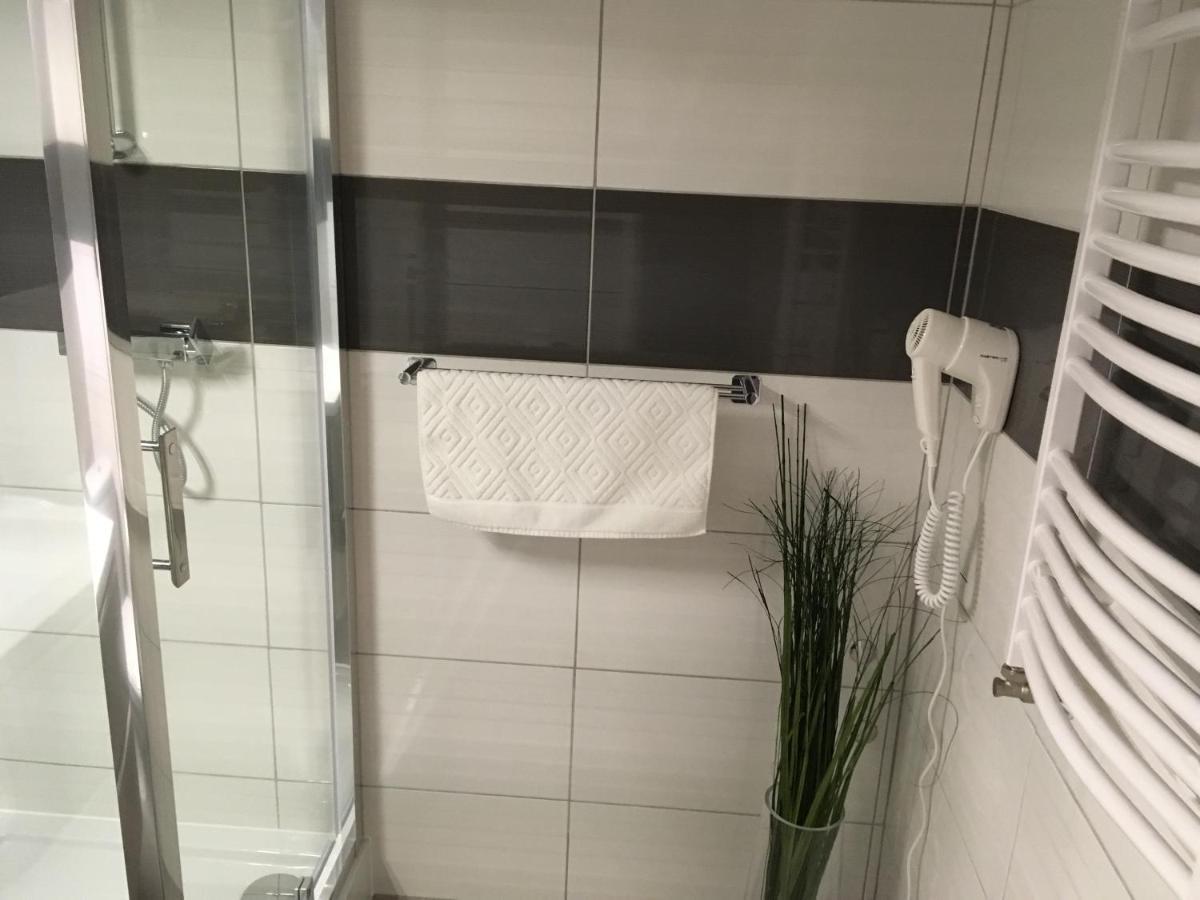 Rezydencja Marzec Gniezno Bagian luar foto