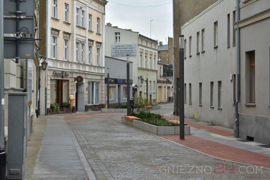 Rezydencja Marzec Gniezno Bagian luar foto